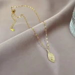 WomenS Luxurious Leaf Titanium Steel Zircon Necklace - Image 3
